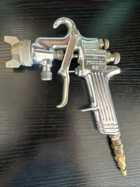103885 Binks Binks- Model 62 Pressure Paint Spray Gun. Usa Made