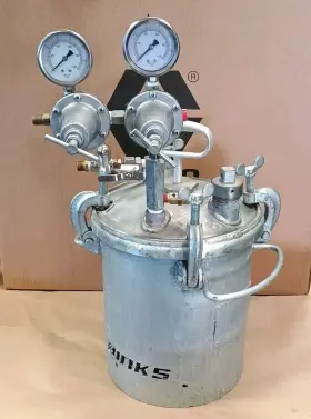 183g-220 Binks Pressure Paint Tank 183-220 2.8gal Galvanized With Dual Regulators