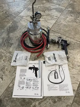 80-228 Binks 80-238 Model 2 Quart Pressure Pot With 7 Gun