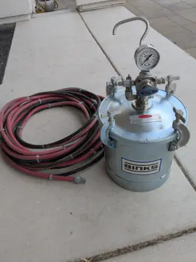 83-5661 Binks Pressure Pot - 2 Gal