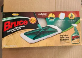 Bruce 000988025446 Hardwood And Laminate Cleaning System Kit With Terry Cloth Mop Cover