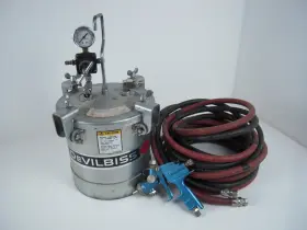 La-1731 Devilbiss Paint Pressure Pot With Optima 700 Spray Gun And 24ft Hoses