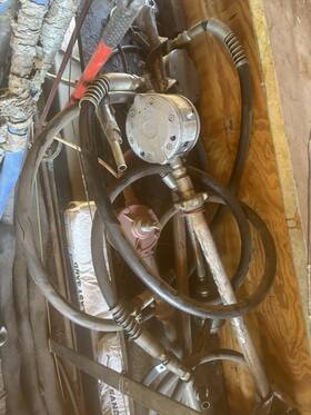 Gusmer H-2000 Airless Sprayer System Heated Hose 2500psi Spray Gun Control