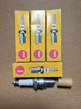 Br4es Ngk /1097 Spark Plugs 4-pack Industrial Engine Equipment Parts New