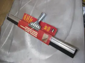 138117 W.j. Dennis H4 24 Inch Squeegee