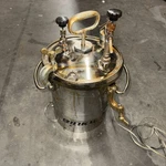 Binks 0910-4031 2.8 Gal Steel Pressure Tank Made 2012, TT1 Used. Price: $1295.00.